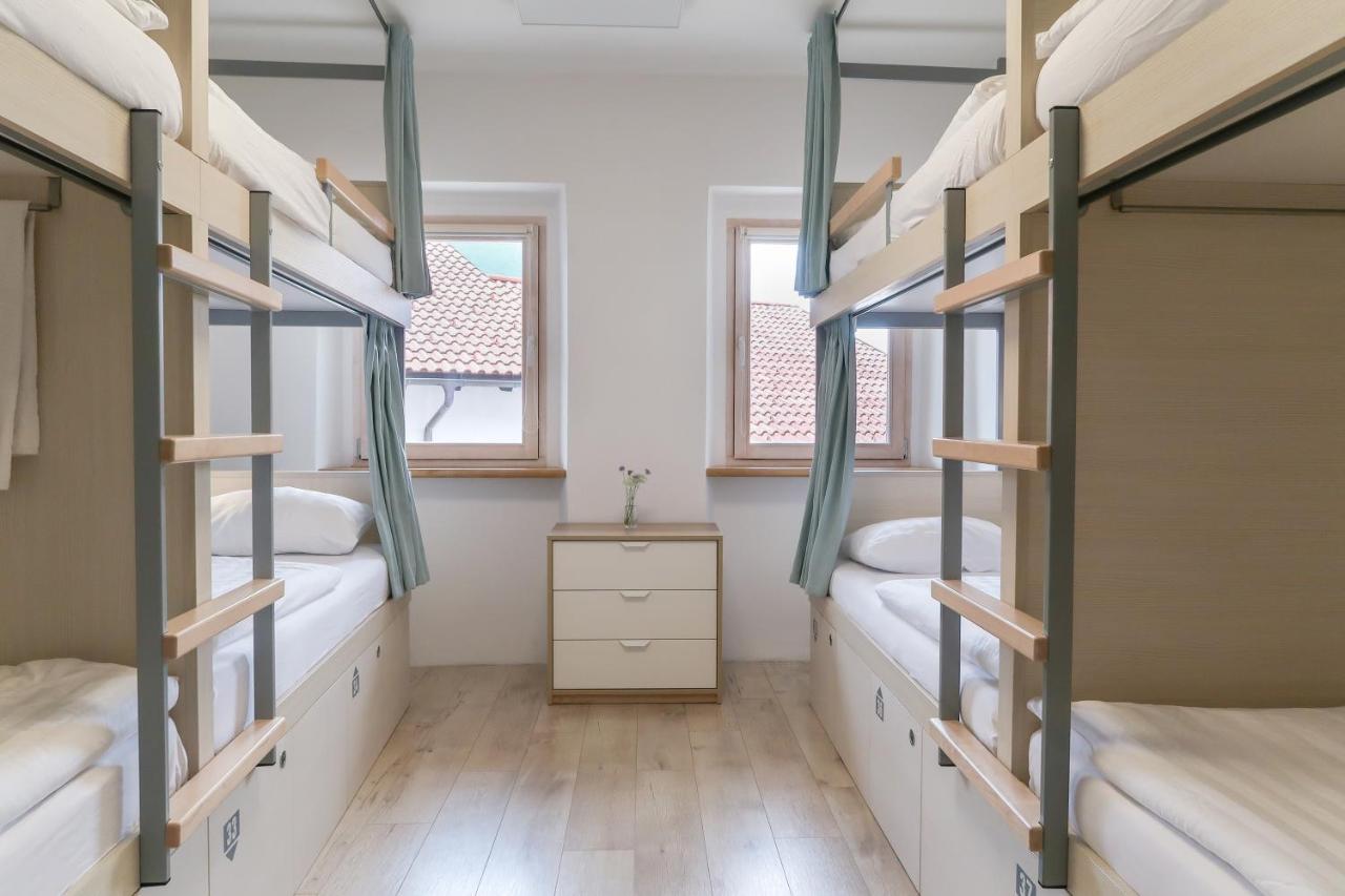 Premium Hostel Кобарід Екстер'єр фото