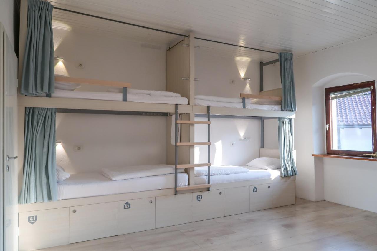 Premium Hostel Кобарід Екстер'єр фото